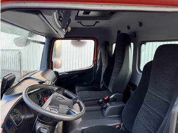 Interior photo 1: Hook lift truck Mercedes-Benz Atego 824 L 4x2 Atego 824 L 4x2, Motorabtrieb, City-Abroller