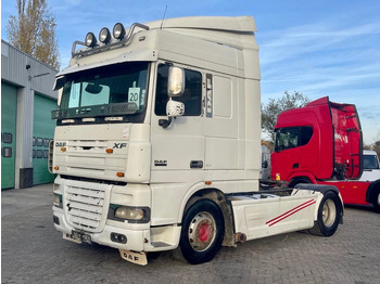 Tractor truck DAF XF 105 460