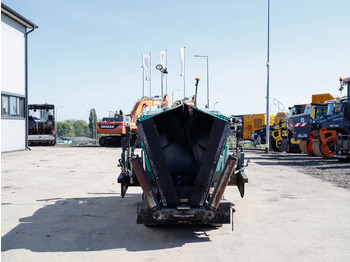 Asphalt paver VÖGELE SUPER 800-3i: picture 3
