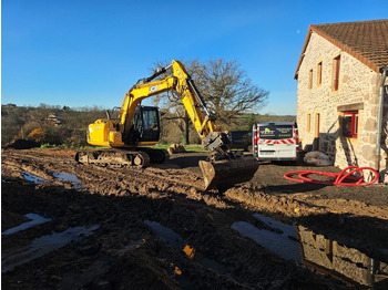 Crawler excavator JCB JS 145 LC: picture 4