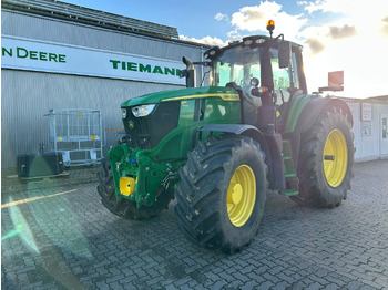 Farm tractor JOHN DEERE