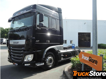 Tractor truck DAF XF 460