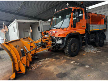 Truck UNIMOG U400