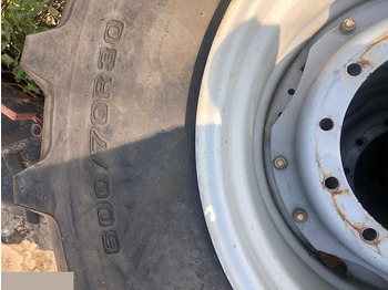 Wheel and tire package for Agricultural machinery Koło 600/70 R30: picture 2