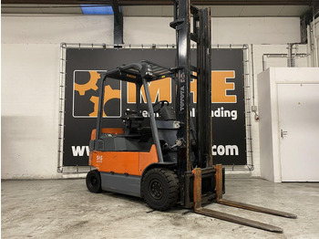 Electric forklift TOYOTA