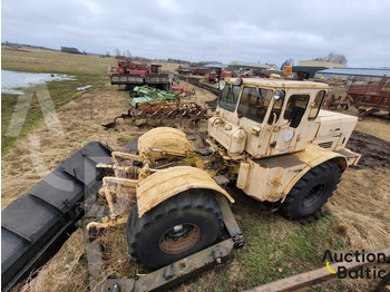 Farm tractor