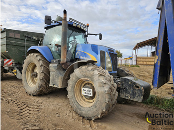 Farm tractor NEW HOLLAND T8040