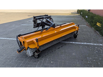 Cleaning machinery