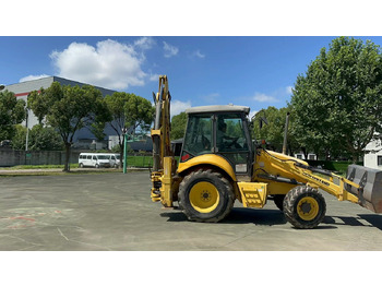 Backhoe loader CNH LB95B-4PT: picture 4
