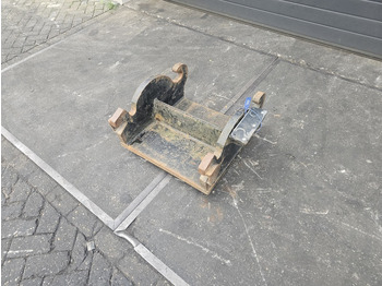 Quick coupler