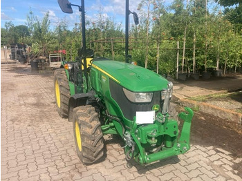 Farm tractor JOHN DEERE