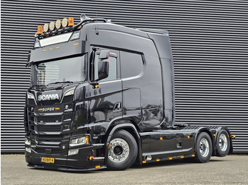 Tractor truck Scania S660 V8 LONGLINE / XXL / SPECIAL / SHOWTRUCK