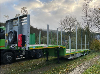 Low loader semi-trailer