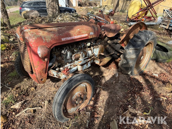 Farm tractor MASSEY FERGUSON