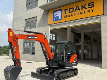 Mini excavator DOOSAN DX75