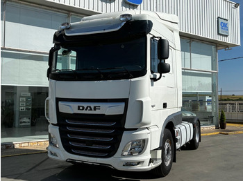 Tractor truck DAF