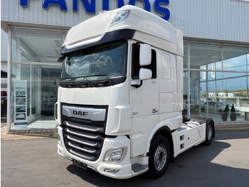 Tractor truck DAF