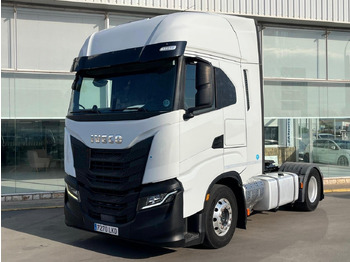 Tractor truck IVECO