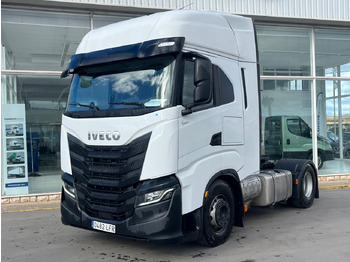Tractor truck IVECO