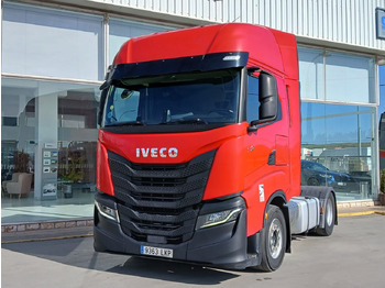 Tractor truck IVECO
