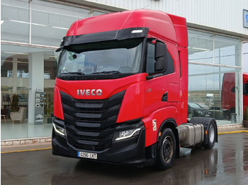 Tractor truck IVECO