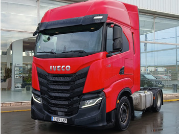 Tractor truck IVECO