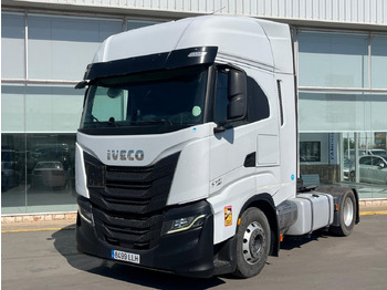 Tractor truck IVECO