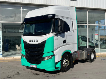 Tractor truck IVECO