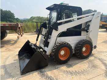 Skid steer loader BOBCAT S450