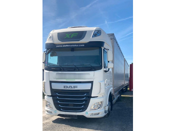 Curtain side truck DAF XF 460