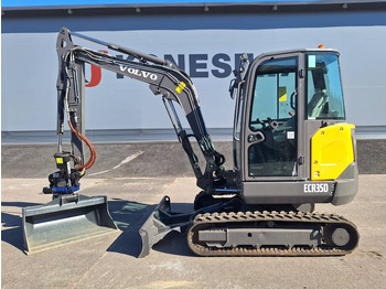 Mini excavator VOLVO EC35D