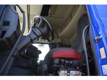 Hook lift truck Volvo FH 460 6x2*4 - PALFINGER HOOKLIFT - 841 TKM - PARK. AIRCO - WHEELBASE: 480 CM - PTO - TOP CONDITION -: picture 4 Hook lift truck Volvo FH 460 6x2*4 - PALFINGER HOOKLIFT - 841 TKM - PARK. AIRCO - WHEELBASE: 480 CM - PTO - TOP CONDITION -: picture 4