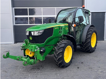 Farm tractor JOHN DEERE