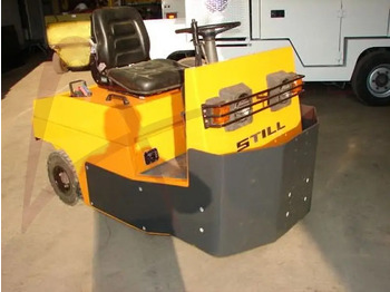 Baggage tractor STILL