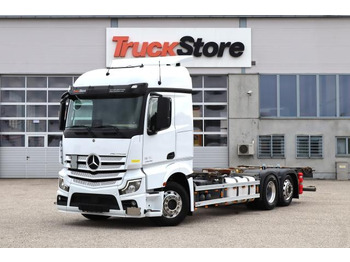 Container transporter/ Swap body truck MERCEDES-BENZ Actros 2546