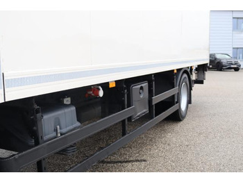 Refrigerator truck Mercedes-Benz Antos 1824 L: picture 3 Refrigerator truck Mercedes-Benz Antos 1824 L: picture 3