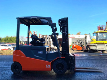 Electric forklift TOYOTA