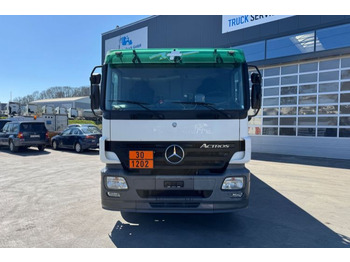 Tanker truck Mercedes-Benz Actros 2541 6x2 Schwarzmüller 21260L: picture 2
