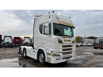 Tractor truck SCANIA R 560