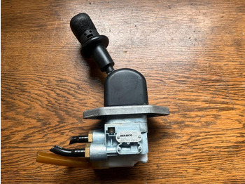 Brake valve for Truck MAN Bremsventil Feststellbremse Handbremsventil 81.52315.6208: picture 3