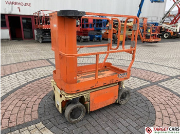 Vertical mast lift JLG