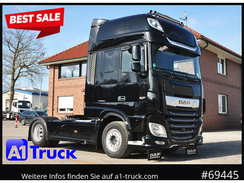 Tractor truck DAF XF 530