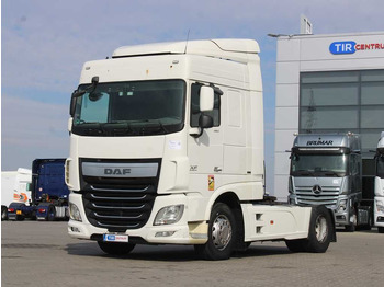 Tractor truck DAF XF 460