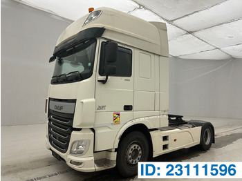 Tractor truck DAF XF 460