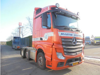 Tractor truck Mercedes-Benz Actros 2645 EUR6 6X2: picture 3