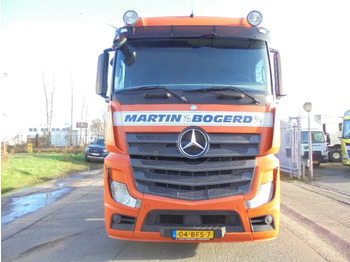 Tractor truck Mercedes-Benz Actros 2645 EUR6 6X2: picture 2