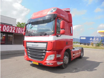 Tractor truck DAF CF 400