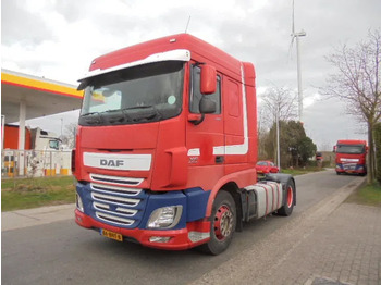 Tractor truck DAF XF 440