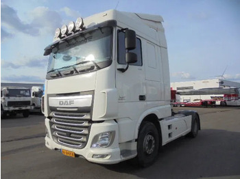 Tractor truck DAF XF 440