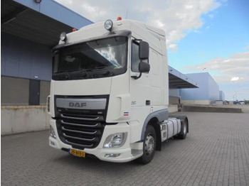 Tractor truck DAF XF 440